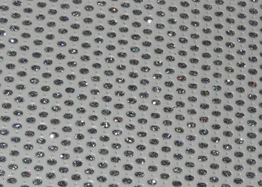 চীন ইকো পিভিসি বস্তু ছিদ্রযুক্ত চামড়া ফ্যাব্রিক Microfiber হোল ডিজাইন পিনিং সরবরাহকারী